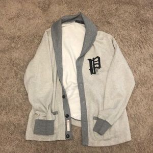 Gray Polo Sweatshirt Cardigan with Calligraphy P